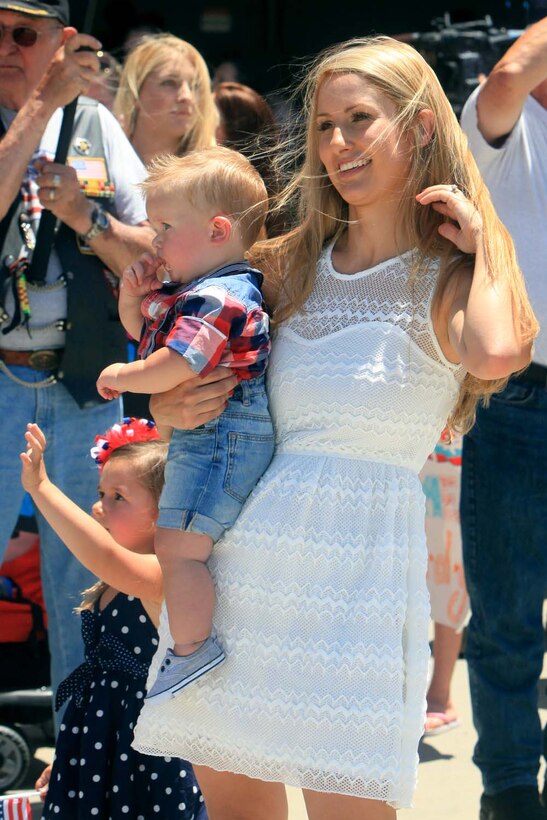 Family and friends of approximately 500 Marines and sailors with Marine Medium Helicopter Squadron 364 (Reinforced), the aviation combat element for the 15th Marine Expeditionary Unit, welcomed home their loved ones at Camp Pendleton, May 13. During the homecoming loved ones were able to reconnect with the Marines who recently returned from an eight-month deployment.