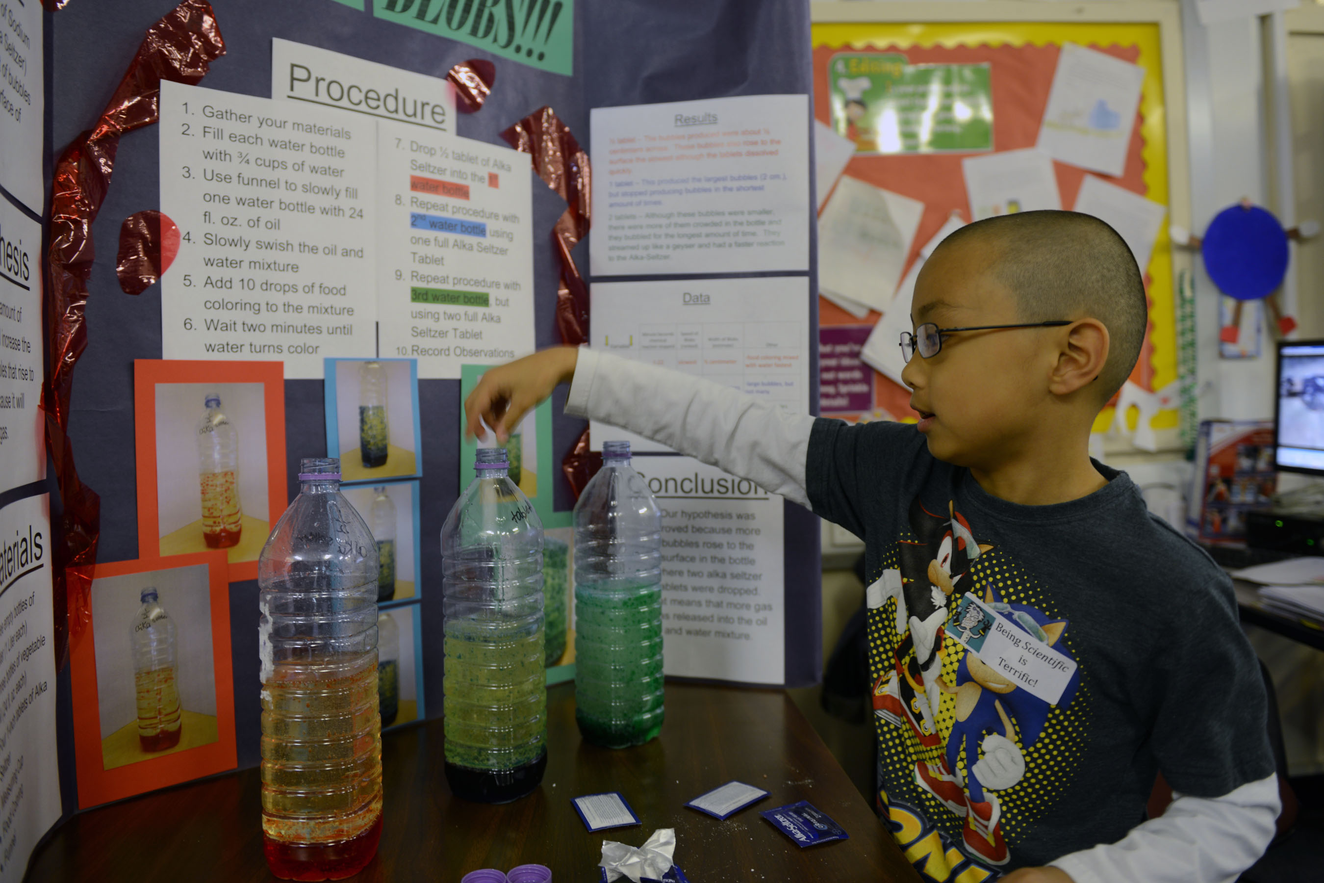 Alconbury Elementary students answer questions with Science Fair