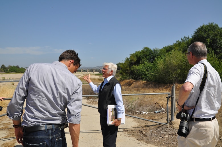 Corps Ecologist Carvel Bass conducts a tour of the Sepulveda Flood Basin May 15 for a working group of invited water experts from the U.S. and the Netherlands. 