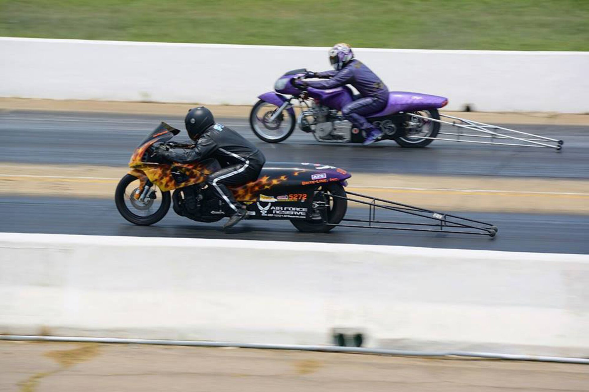 Master Sgt. John Fitzpatrick, 931st Maintenance Squadron, edges out the competition during the PMRA Series Race #2 at Thunder Valley Raceway in Noble, Okla., May 18.Fitzpatrick receives sponsorship from Air Force Reserve Command. (Courtesy photo by Bland Bridenstine)