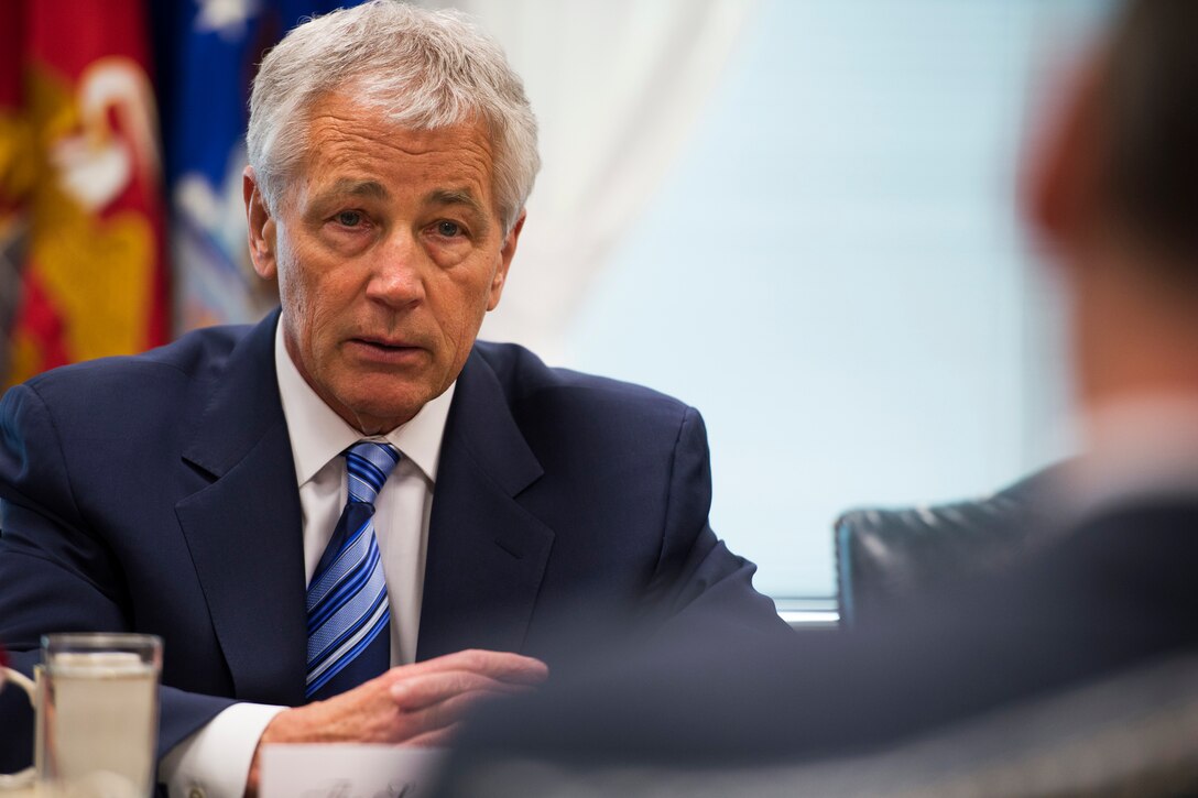 U.S. Defense Secretary Chuck Hagel meets with Russia's Security Council Secretary  Nikolai Patrushev at the Pentagon, May 21, 2013. 