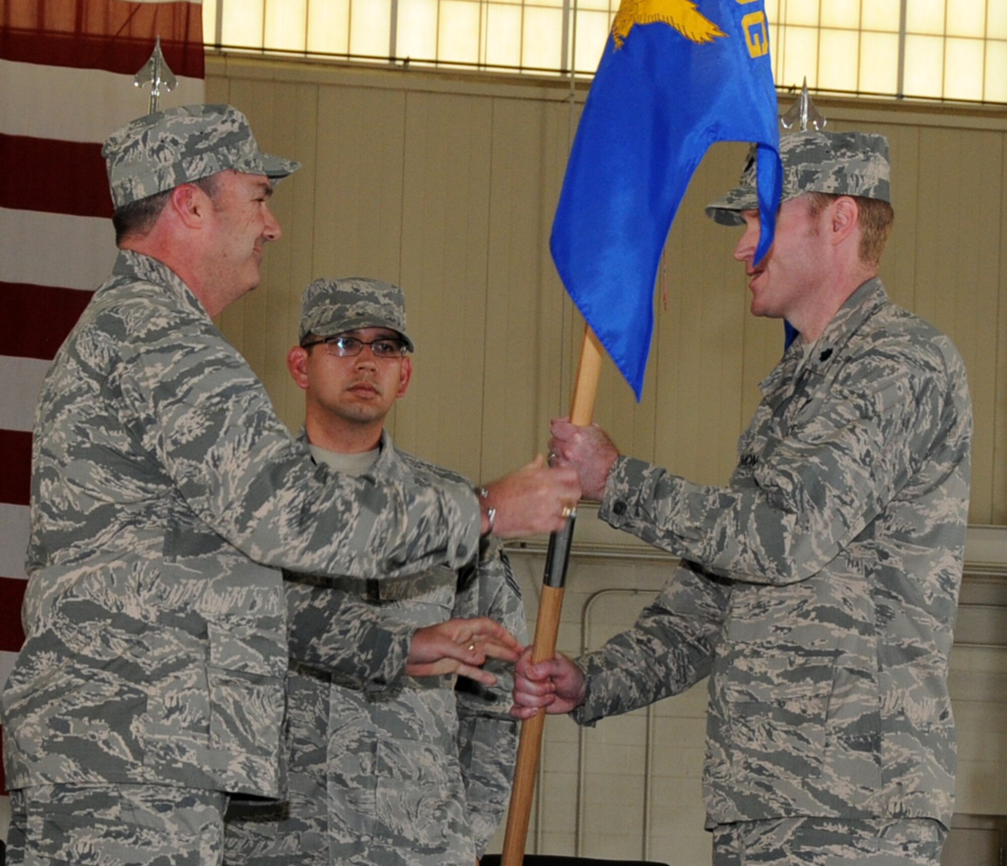 192D Intelligence Squadron welcomes new commander.