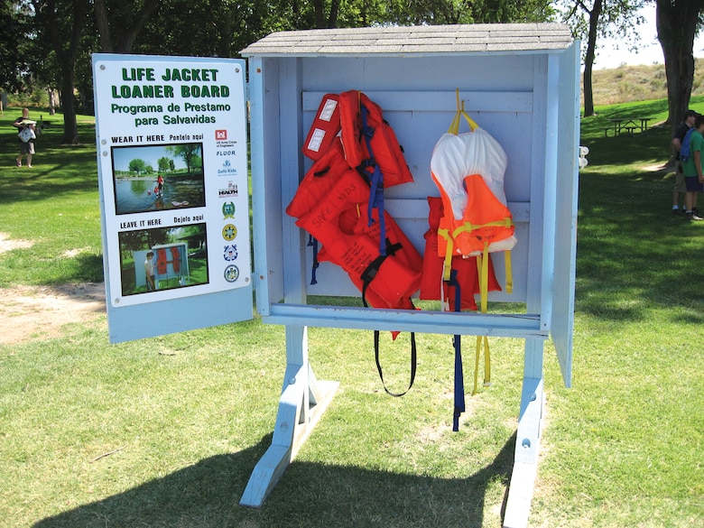 Life Jacket Loaner Board