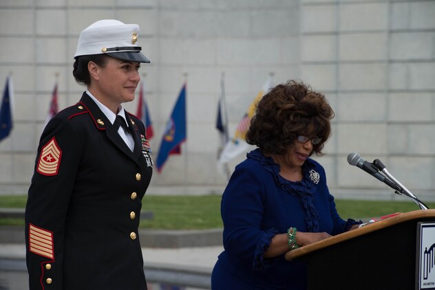 Servicewomen, future Marine Barracks sergeant major honored > Deputy ...