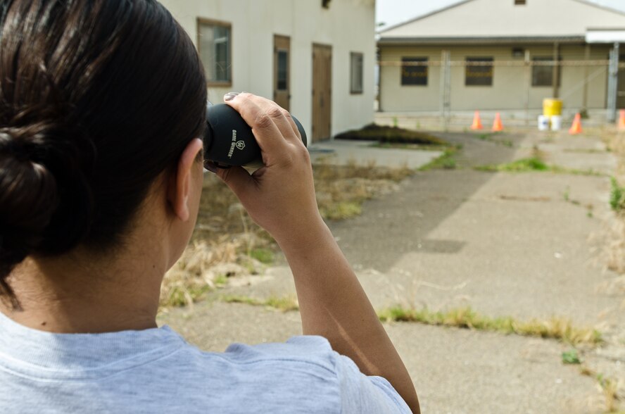 A U.S. Airman assigned to the California National Guard’s Homeland Response Force (HRF) looks through binoculars during a training exercise at Naval Base Coronado, Calif., May 21, 2013. More than 100 Airmen from the Missouri and California National Guard’s HRF received emergency response training on natural disasters and domestic terrorist attacks. (U.S. Air National Guard photo by Tech. Sgt. Michael Crane/Released)