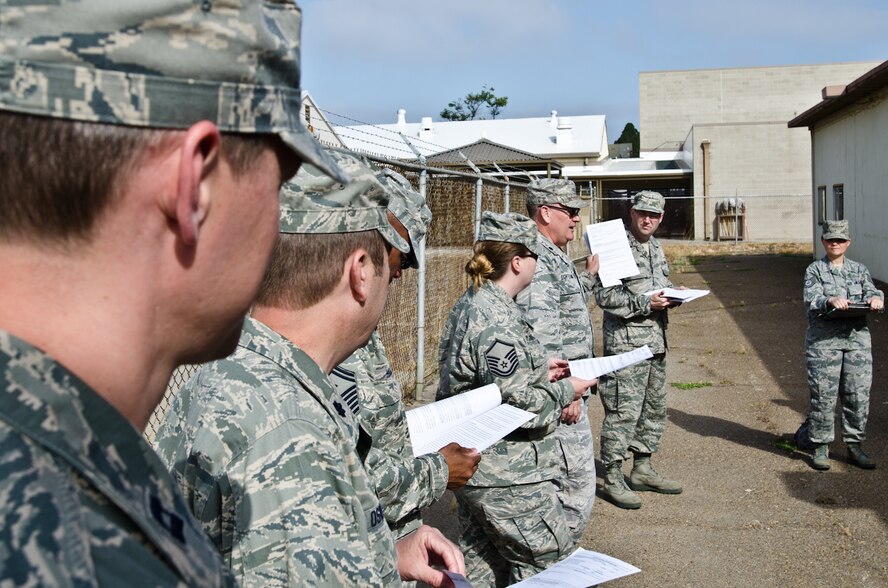 Lt. Col. Kevin Echterling, chief medical administrator of the 139th Medical Group, Missouri Air National Guard, gives a briefing at Naval Base Coronado, Calif., May 20, 2013. More than 100 Airmen from the Missouri and California National Guard’s Homeland Response Force received emergency response training on natural disasters and domestic terrorist attacks. (U.S. Air National Guard photo by Tech. Sgt. Michael Crane/Released)