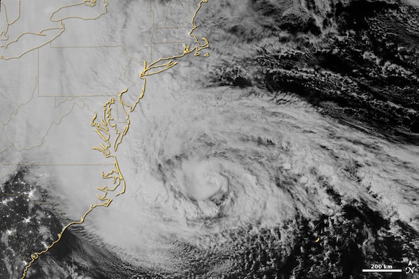 Hurricane Sandy approaches the Atlantic coast of the U.S. in the early morning hours of October 29, 2012. (NASA Earth Observatory image by Jesse Allen and Robert Simmon, using VIIRS Day-Night Band data from the Suomi National Polar-orbiting Partnership.)