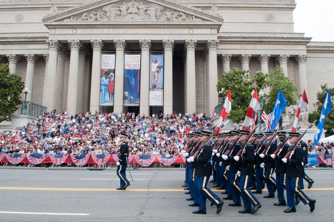 Soldiers march during the National Memorial Day Parade in Washington, D.C., May 27, 2013.
