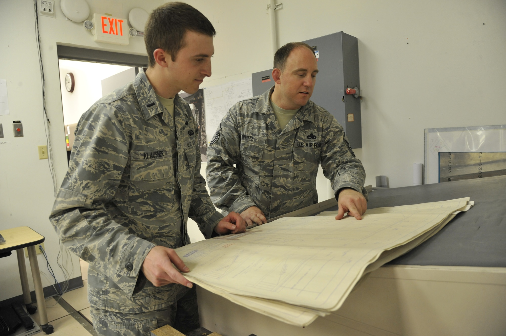 out-with-the-old-in-with-the-new-whiteman-air-force-base-display