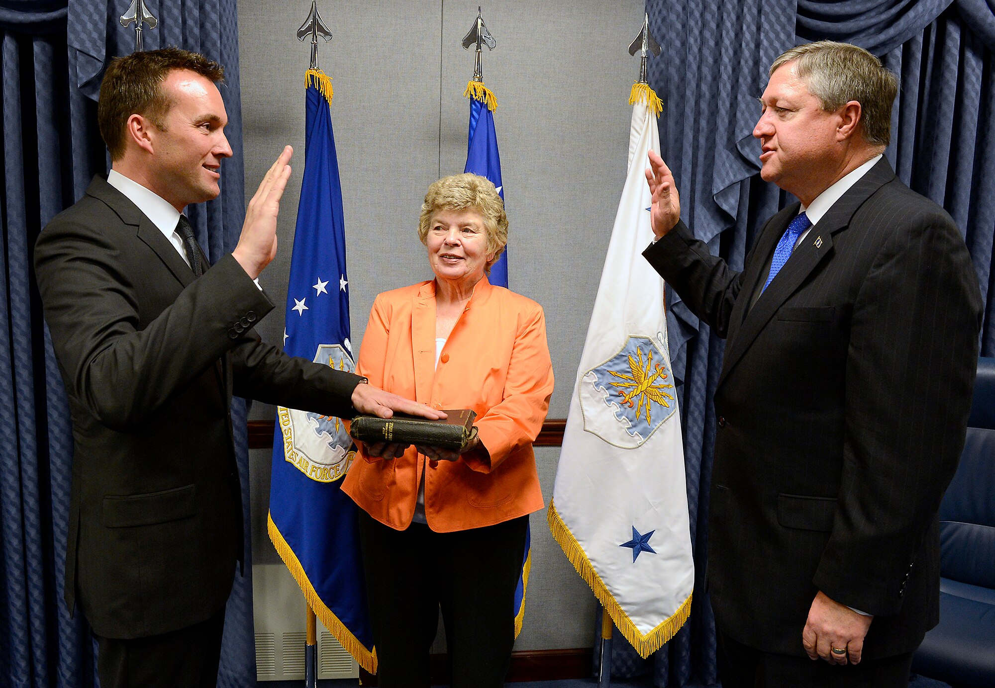 Secretary of the Air Force Michael Donley (right) administers the oath of office to the new under secretary of the Air Force, Eric Fanning, in a formal  ceremony May 31, 2013, at the Pentagon.  In his duties, Fanning will be responsible for the efficient and effective management of Air Force resources and serve as the senior Air Force energy official. Additionally, he will serve as the focal point for space operations, policy and acquisition issues on the Air Force staff. (U.S. Air Force photo/Scott M. Ash)