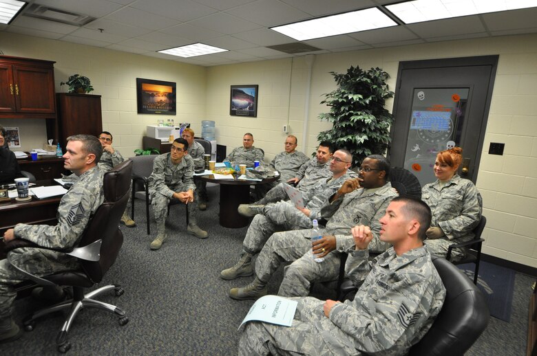 Technical Sergeant Colin McDonald, bottom right, participates in his first area-wide recruiter training.  McDonald joins the recruiting team after serving at Ft. Hood, Texas.  (U.S. Air Force photo/Senior Airman Mark Hybers)