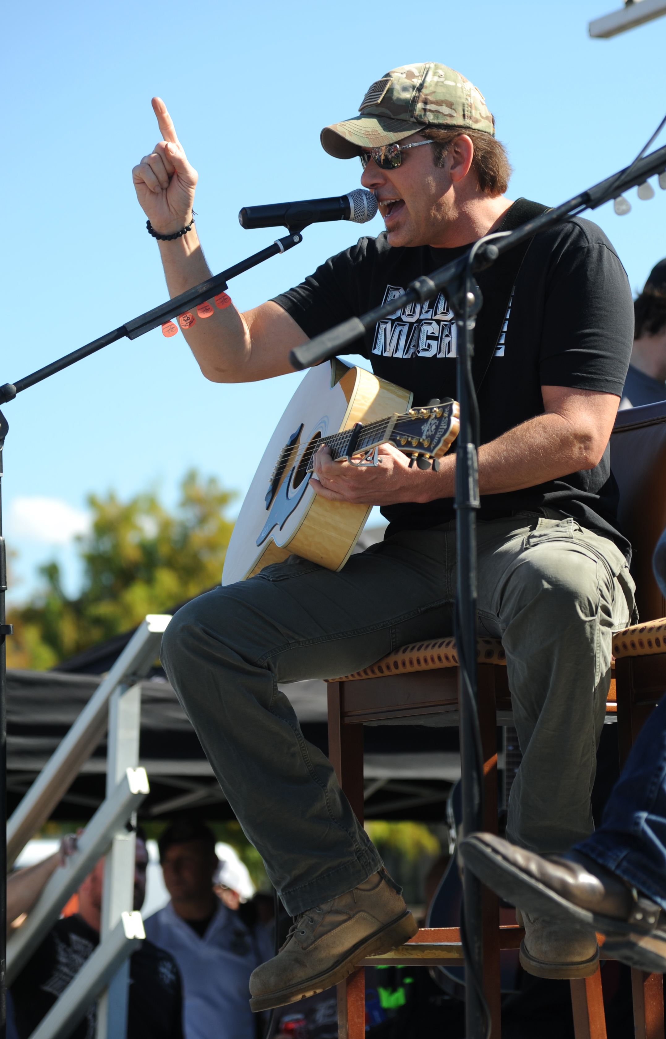 Rodney Atkins performs at Keesler