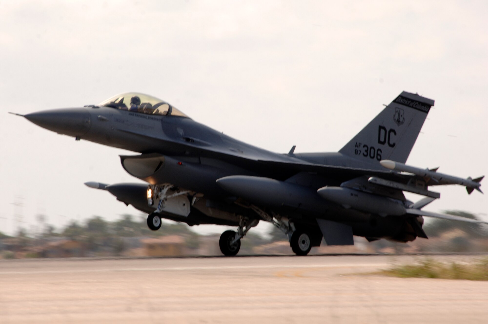 An F-16C Fighting Falcon from the 113th Fighter Wing District of Colombia Air National Guard Washington, D.C., lands at Natal Air Base, Natal, Brazil, Nov. 3, 2013. More than five F-16s will be taking part in the Brazilian-led training exercise, CRUZEX. (U.S. Air Force photo by Senior Airman Camilla Elizeu/Released)


