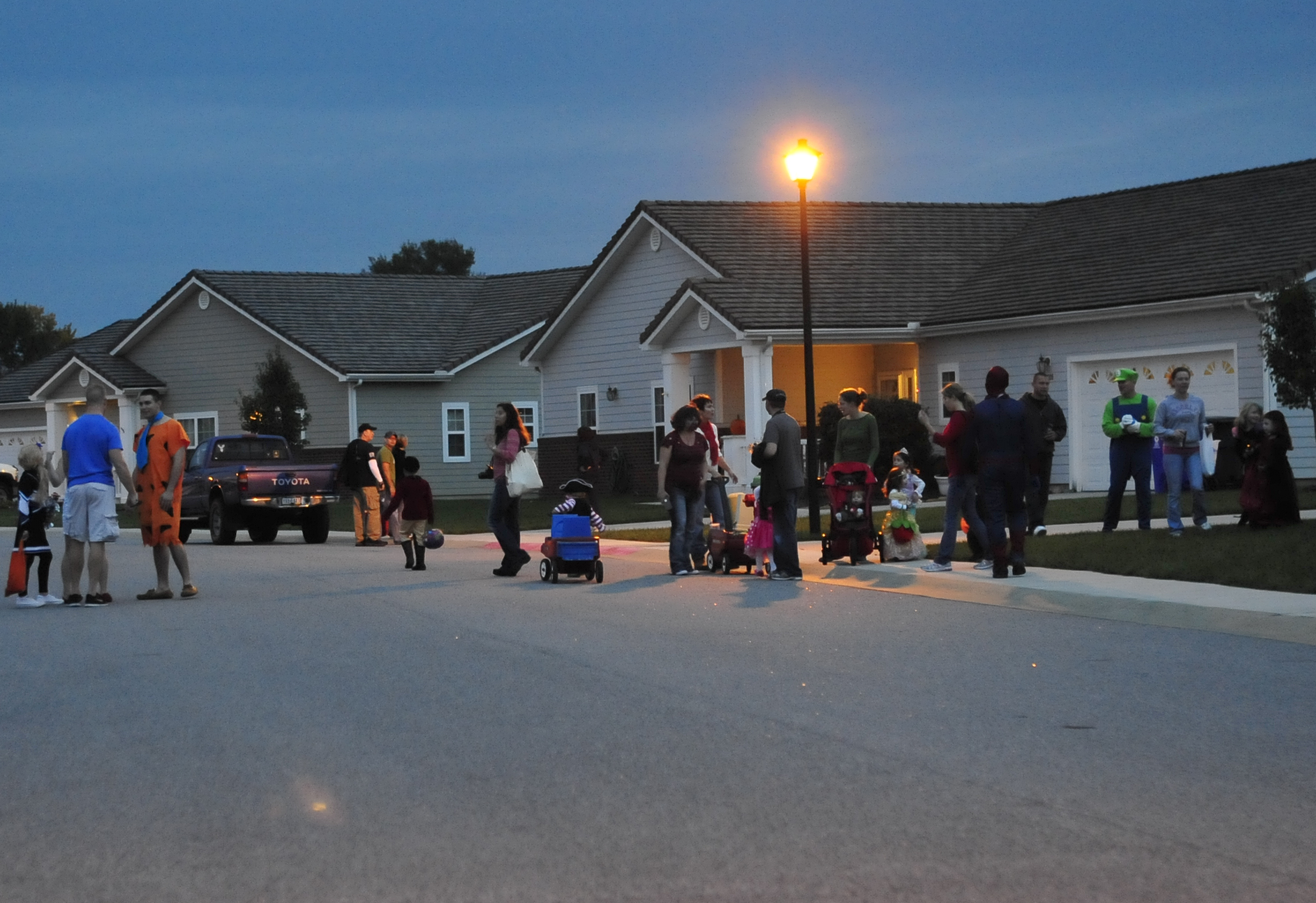 Snapshots Ghosts and goblins in base housing > Dover Air Force Base