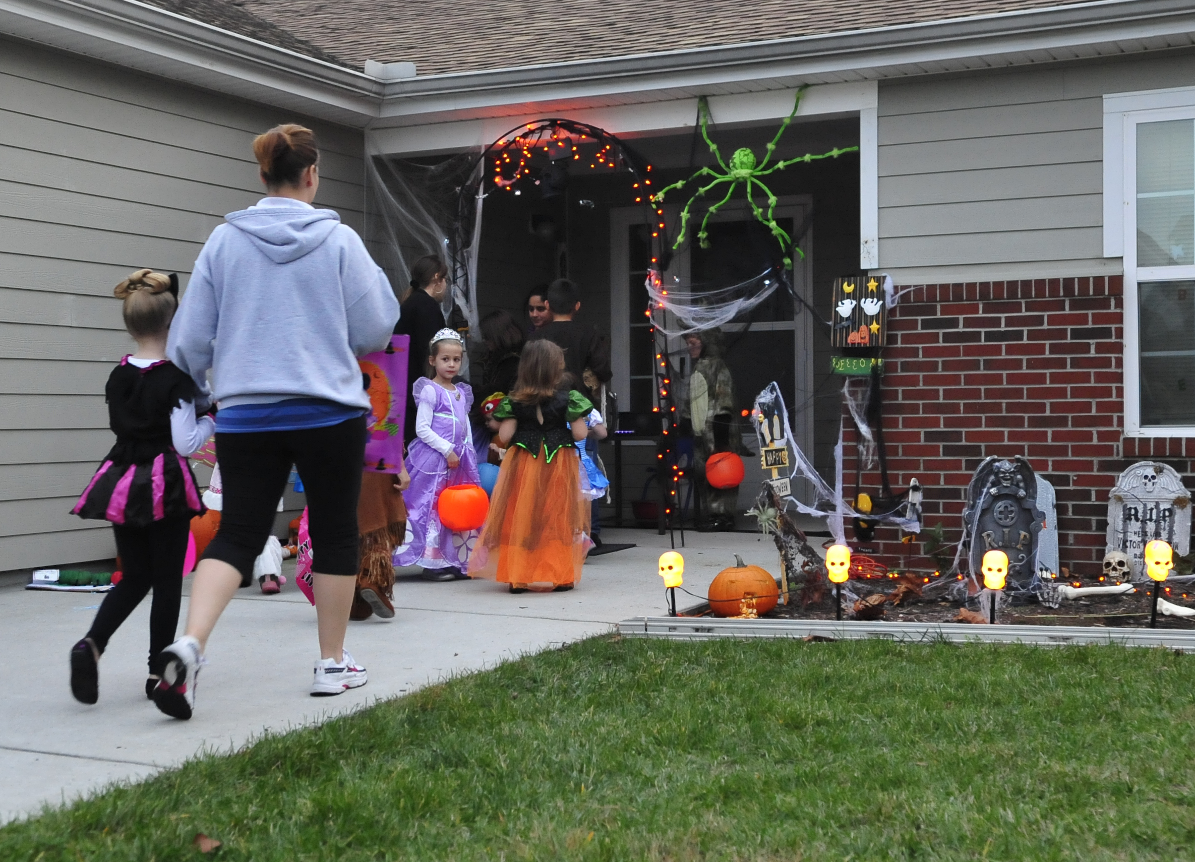Operation Great Pumpkin Trickortreating safety > Dover Air Force