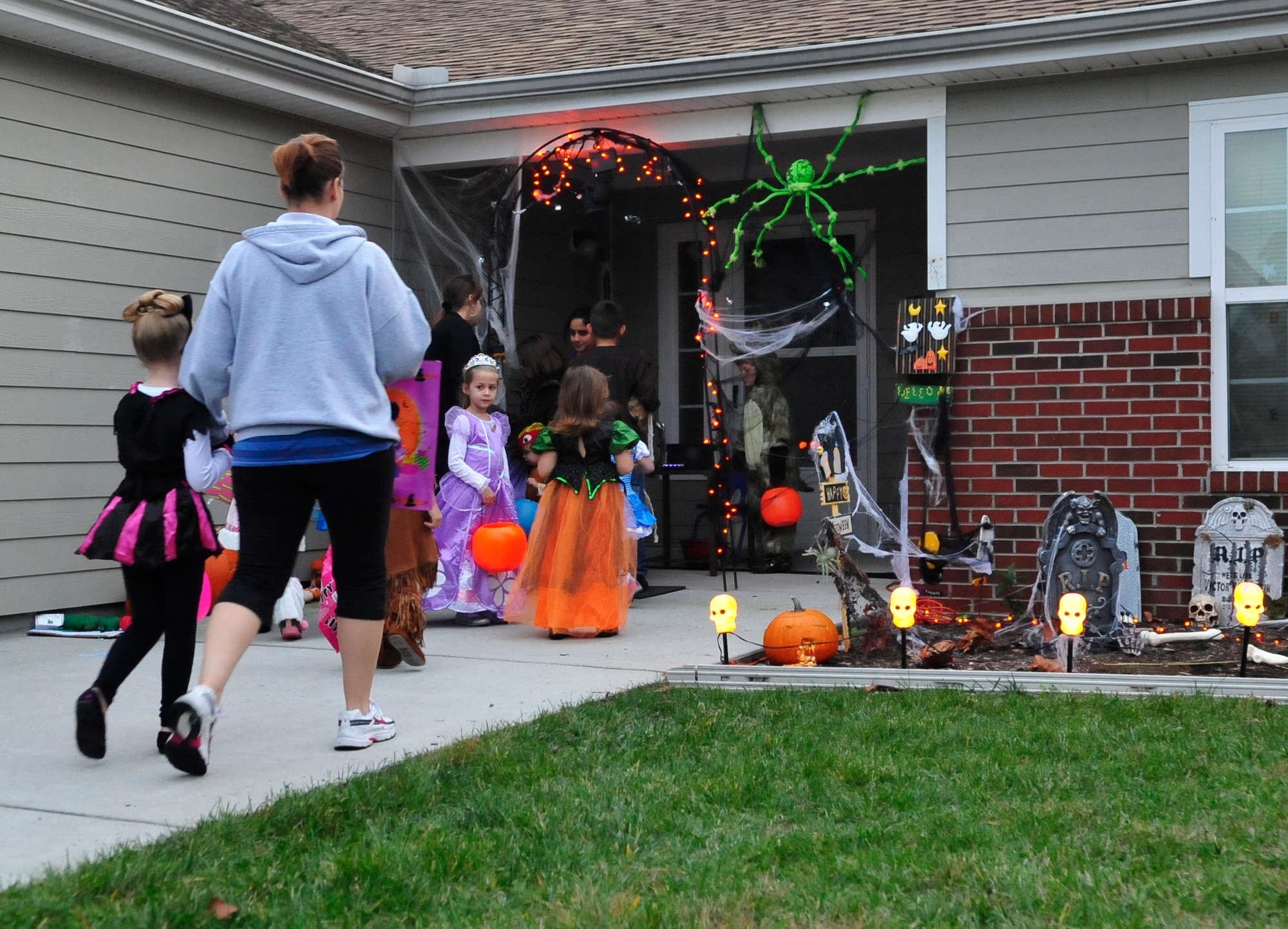 Operation Great Pumpkin Trickortreating safety > Dover Air Force