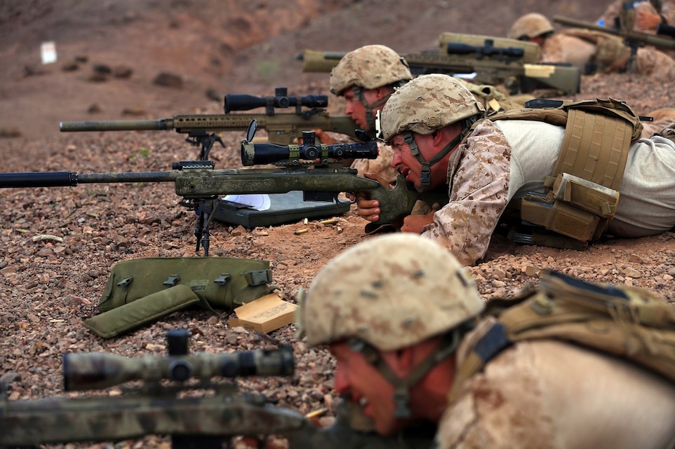 13th MEU Scout Snipers Take To Hills > 13th Marine Expeditionary Unit ...