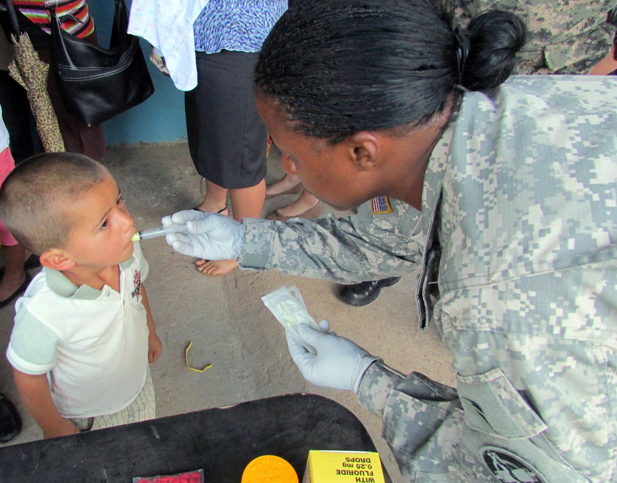 Members of Joint Task Force-Bravo's Medical Element (MEDEL) partnered with the Honduran Ministry of Health and the Honduran military to provide medical care to more than 1,200 people in the villages of Plan de Leones and Cuesta de la Virgen in the department of Comayagua, Honduras, during a Medical Readiness Excercise (MEDRETE), Nov. 4-6, 2013.  (Courtesy photo)