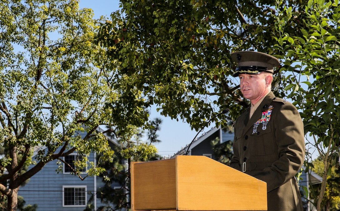 Lieutenant Col. John R. O’Neal, commanding officer, 15th Marine Expeditionary Unit, thanks citizens for their continued support of veterans during a Veterans Day ceremony outside city hall in Anaheim, Calif., Nov. 9. O’Neal served as the keynote speaker during the ceremony, which included addresses by local leaders and a cake cutting celebration in honor of the Marine Corps’ 238th birthday. (U.S. Marine Corps Photo by Cpl. Emmanuel Ramos/Released)