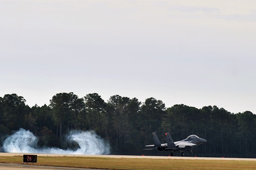An F-15E Strike Eagle aircraft performs “Touch-and-go” maneuvers at Seymour Johnson Air Force Base, N.C, during Exercise Razor Talon, Nov. 15, 2013. Razor Talon is a monthly, large force exercise and joint-unit training opportunity to employ operational concepts on the Atlantic Coast. (U.S. Air Force photo by Tech. Sgt. Brittany E. Jones) 