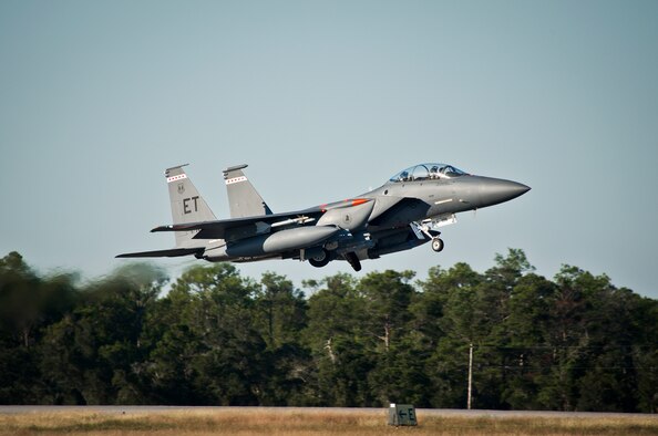 An F-15 from the 40th Flight Test Squadron takes off for a training sortie from Eglin Air Force Base, Fla.  The 40th FTS is responsible for developmental flight testing for F-15s, F-16s and A-10s for the 96th Test Wing.  (U.S. Air Force photo/Samuel King Jr.)