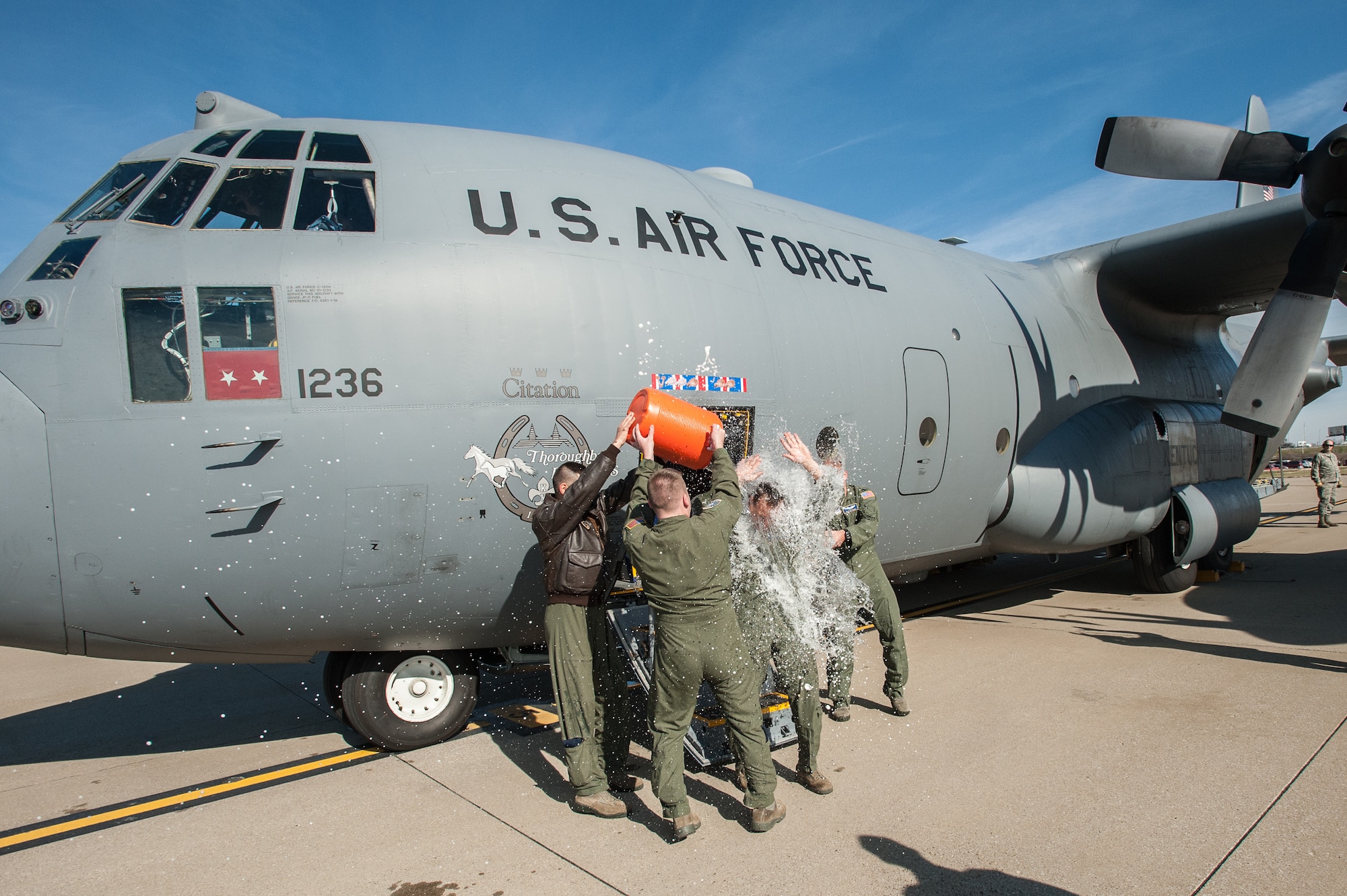 Wilson Completes Final Flight In Kentucky Air Guard C 130 123rd Airlift Wing Article Display