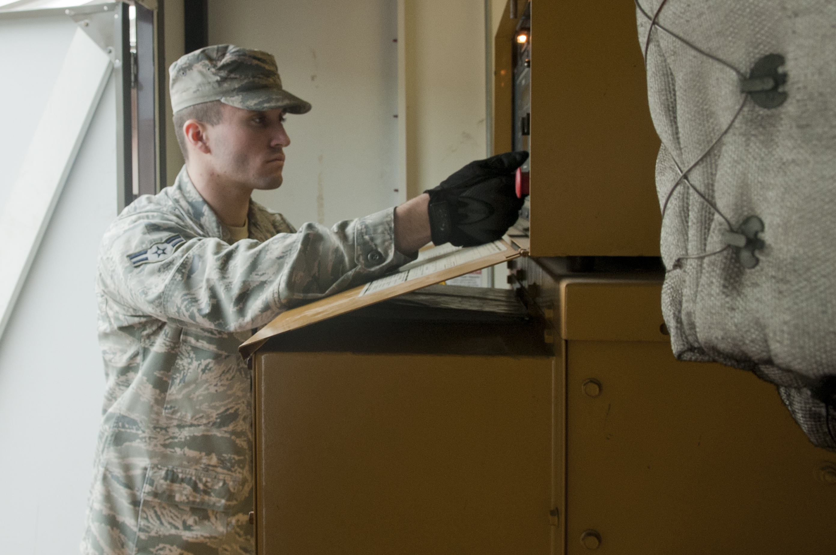 Langley AFB transitions to new maintenance initiative > Air Combat