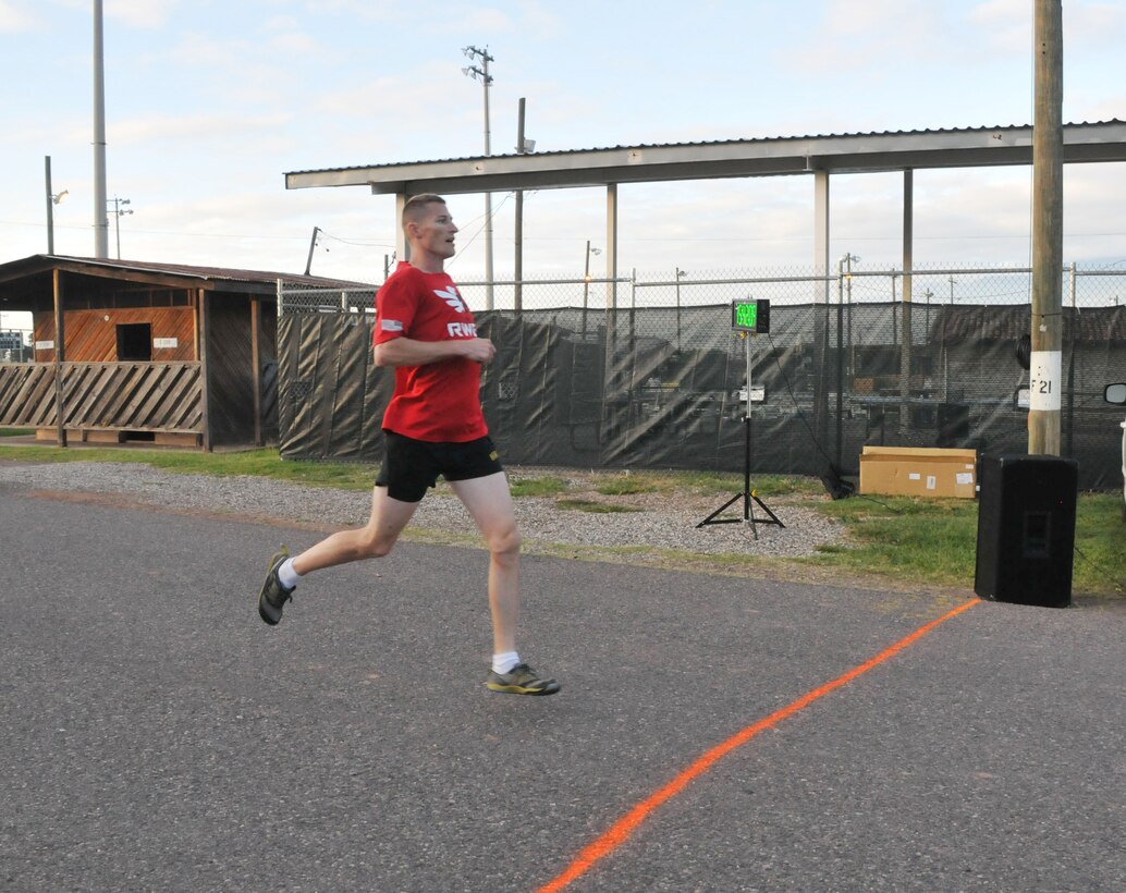 Members of Joint Task Force-Bravo participate in the “2013 MWR Turkey Trot 5K Fun Run & Walk” to kick off the Thanksgiving Day celebrations at Soto Cano Air Base, Honduras, Nov. 26, 2013. (Photo by Ana Fonseca)