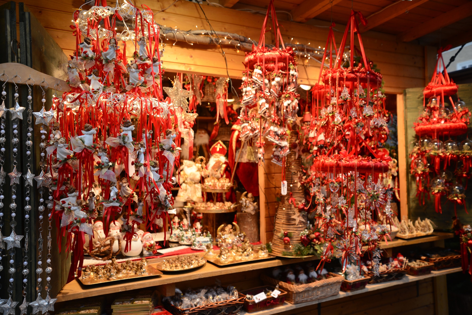 A Christmas market displays ornaments, wreaths and gingerbread hearts, Nov. 22, 2013, in Salzburg, Austria. During the advent season, there are numerous Christmas markets found in the city. (U.S. Air Force photo/1st Lt. Lacie Jo Collins) 