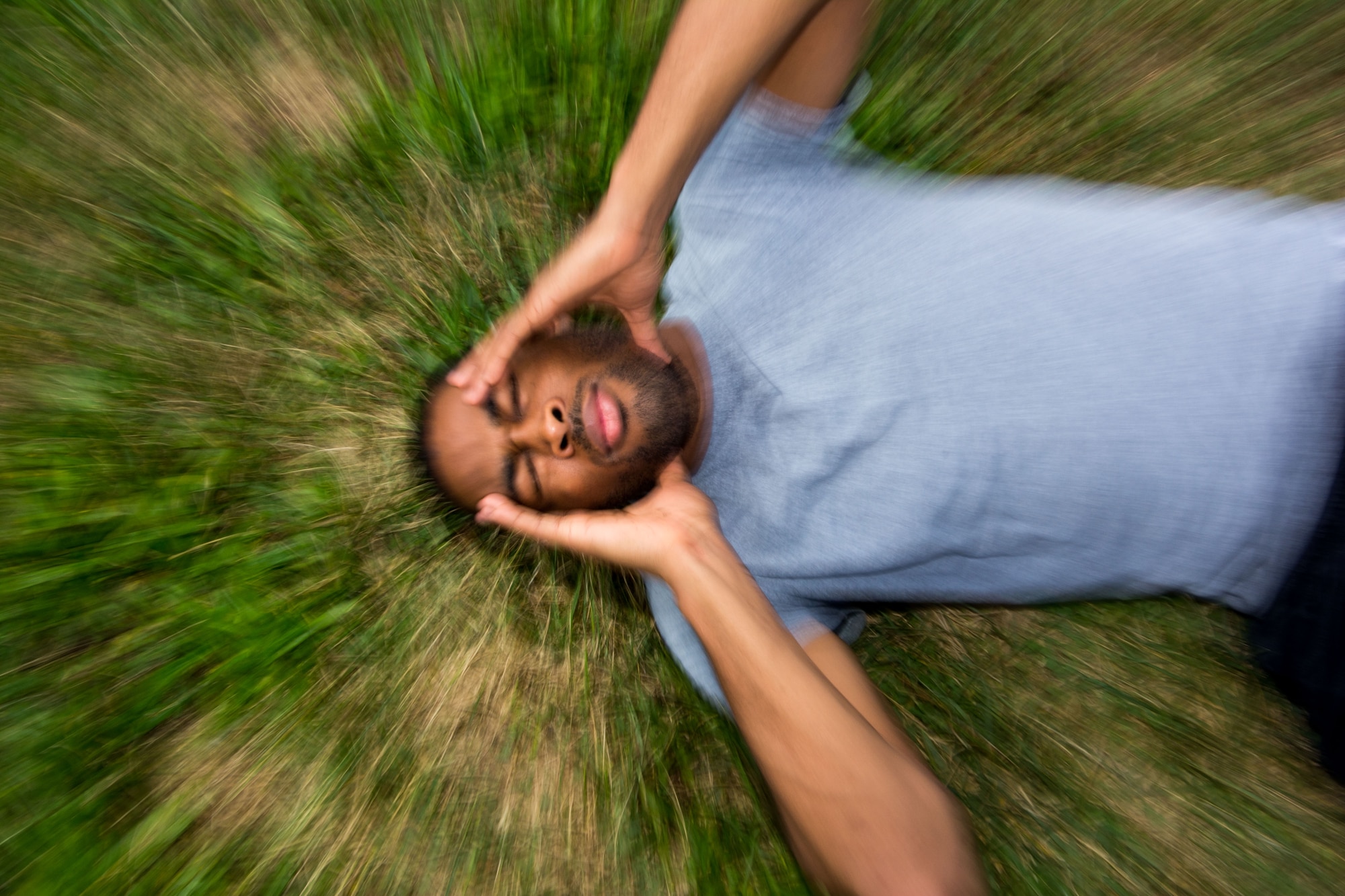 Concussion symptoms include seizures, repeated vomiting, severe or progressively worsening headache, unsteady gait, slurred speech, weakness or numbness in the extremities, and unusual behavior. (U.S. Air Force photo/Staff Sgt. Jonathon Fowler)