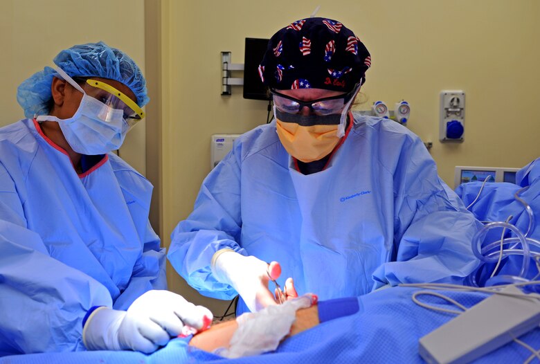Operating Room: through a surgical technician's eyes ...