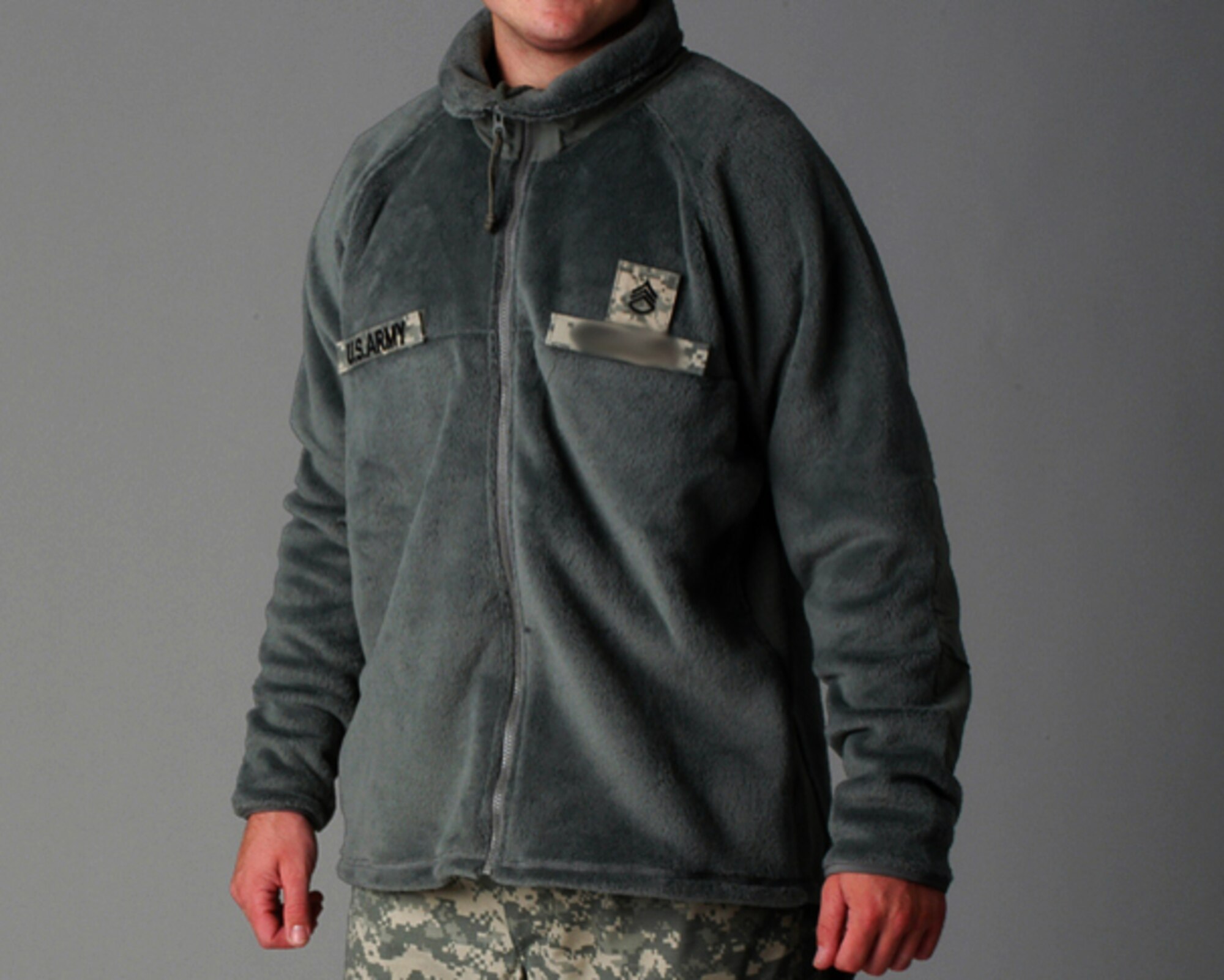 As winter months approach and Service members begin to bundle up, their responsibility to adhere to uniform regulations still remains. It is important Service members continue to follow and educate themselves on these regulations, in order to maintain standards while braving cold weather. (Courtesy photo illustration/Released)                                                                                                                                                                                                                                                                                                                                                                                                                                                                                                                                          