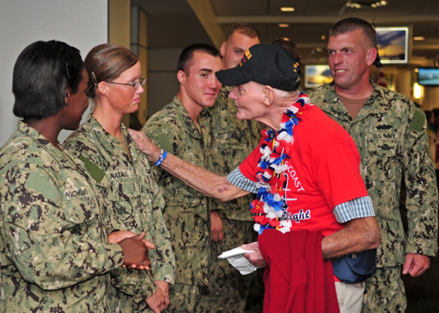 Seabees Honor Veterans Through Honor Flight Network Seabee Magazine Archive