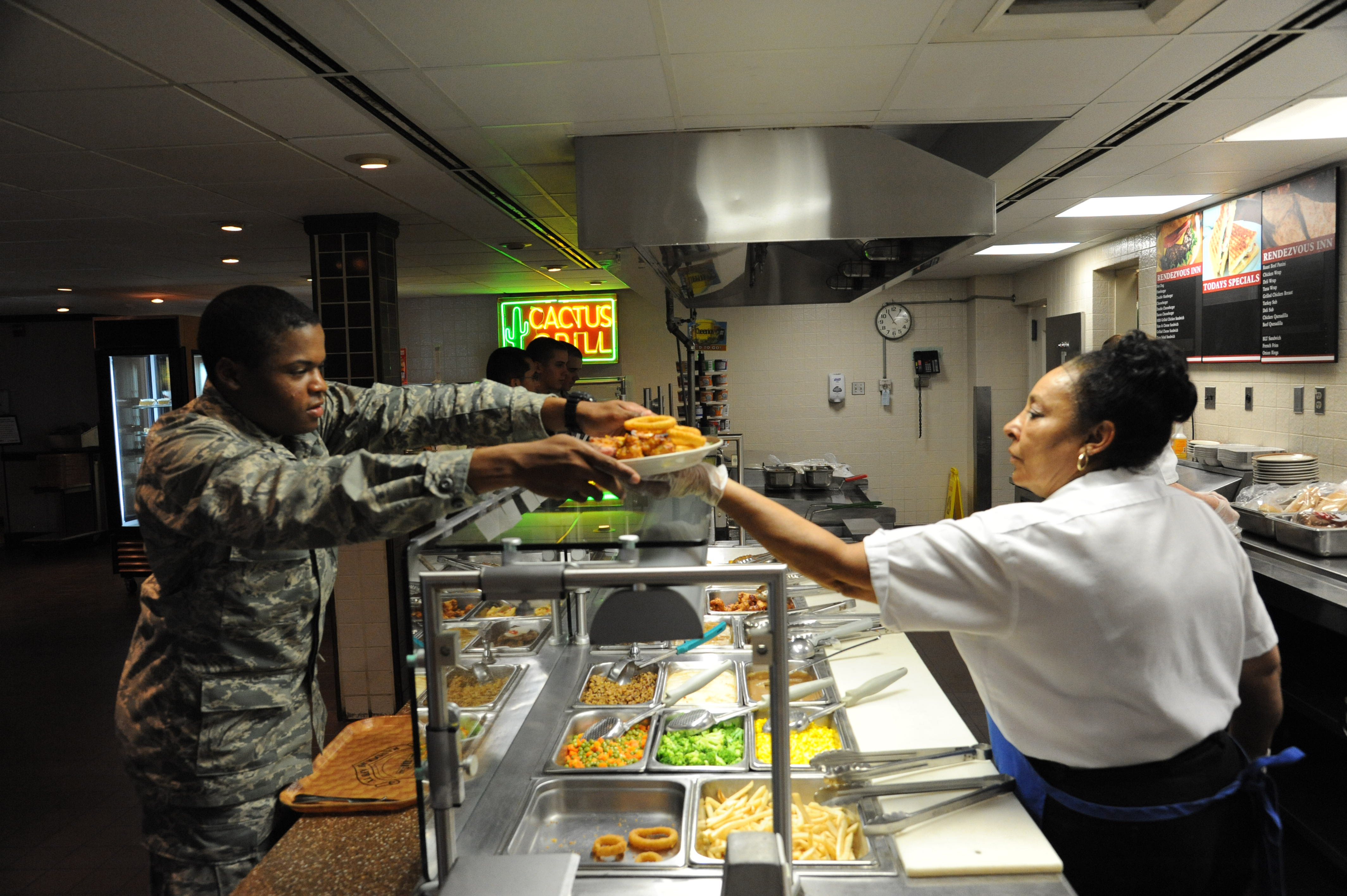 Osan Dfac Christmas 2022 Dining Facility Responds To Budget Cuts With Changes > Joint Base San  Antonio > News