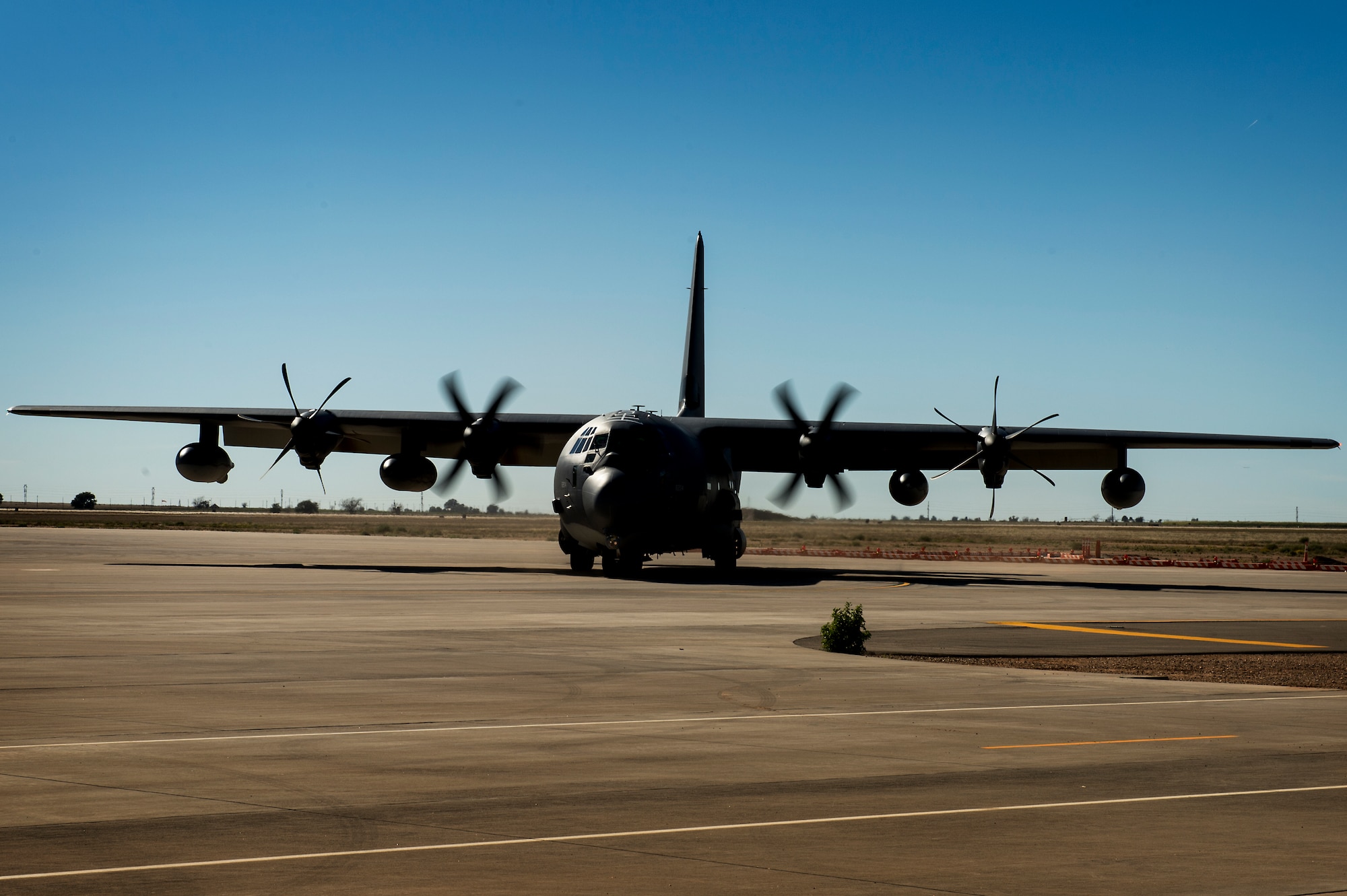 U.S. Air Force Major Robert Bingham returns home with members of the 522nd Special Operations squadron at Cannon Air Force Base, N.M. Oct. 7, 2013. Bingham's arrival marked the end of a four-month long deployment away from his family to Afghanistan. (U.S. Air Force photo/ Staff Sgt. Matthew Plew)(RELEASED)
 