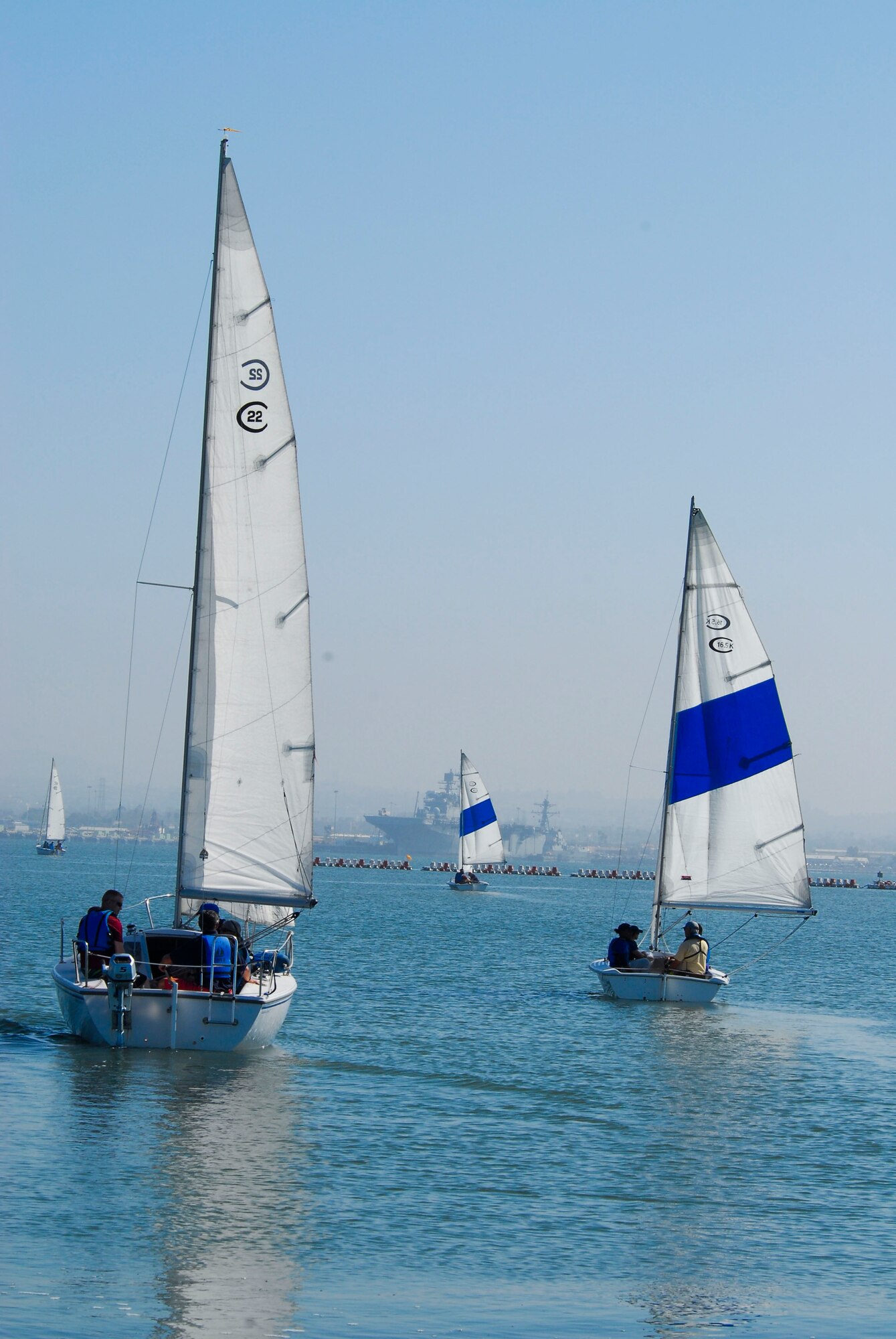 Veterans set sail Sept. 16 at the Fiddler’s Cove Marina in Coronado, Calif., during the clinic. (U.S. Air Force photo/Senior Airman David Owsianka)