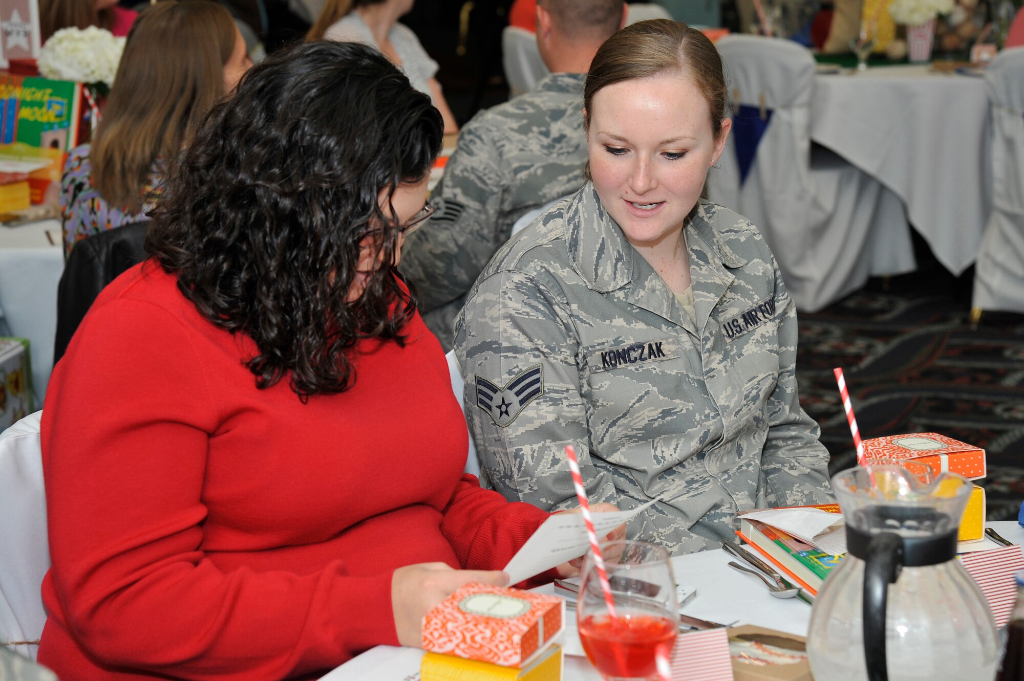 Nonprofit brightens day for mothers-to-be at Scott AFB > Scott Air Force  Base > News