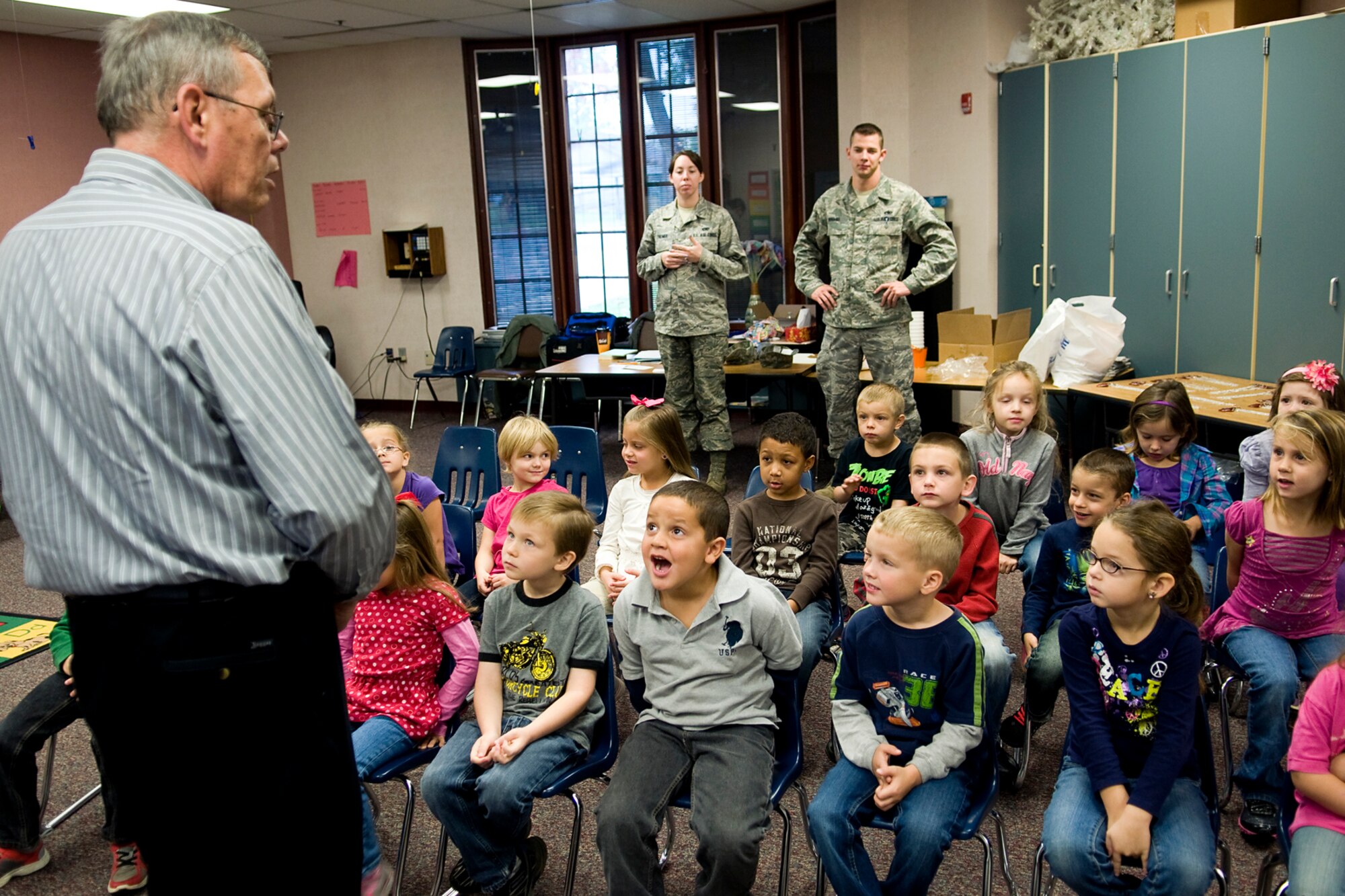 Gary Flook, 434th Air Refueling Wing drug demand reduction specialist, speaks to kindergarten students at Pipe Creek Elementary in Peru, Ind., about how they can deal with peer pressure and say no to drugs and alcohol Oct. 22. Each year Flook leads a team of Airmen from Grissom Air Reserve Base, Ind., into schools in the local communities to discuss the dangers of drug and alcohol abuse. (U.S. Air Force photo/Tech. Sgt. Mark R. W. Orders-Woempner) 
