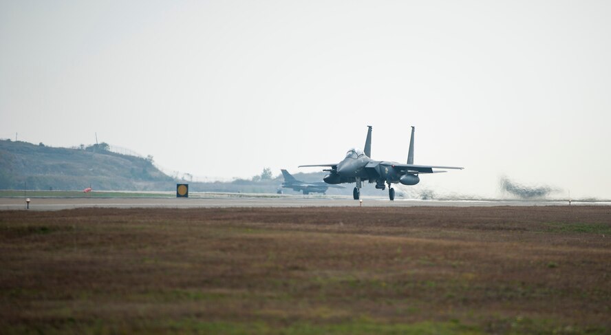 A Republic of Korea F-15 Strike Eagle takes off during Max Thunder 13-2 at Kunsan Air Base, Republic of Korea, Oct. 28, 2013. U.S. Air Force Airmen, U.S. Air Force Airmen, U.S. Marines and Republic of Korea air forces kicked off Max Thunder 13-2 during the first go, or takeoff. This is the 11th Max Thunder exercise, which fosters bilateral aerial training between the Korea Air Power Team to include the U.S. Air Force, Marine Corps and the Republic of Korea air force. (U.S. Air Force photo by Senior Airman Armando A. Schwier-Morales/Released)
