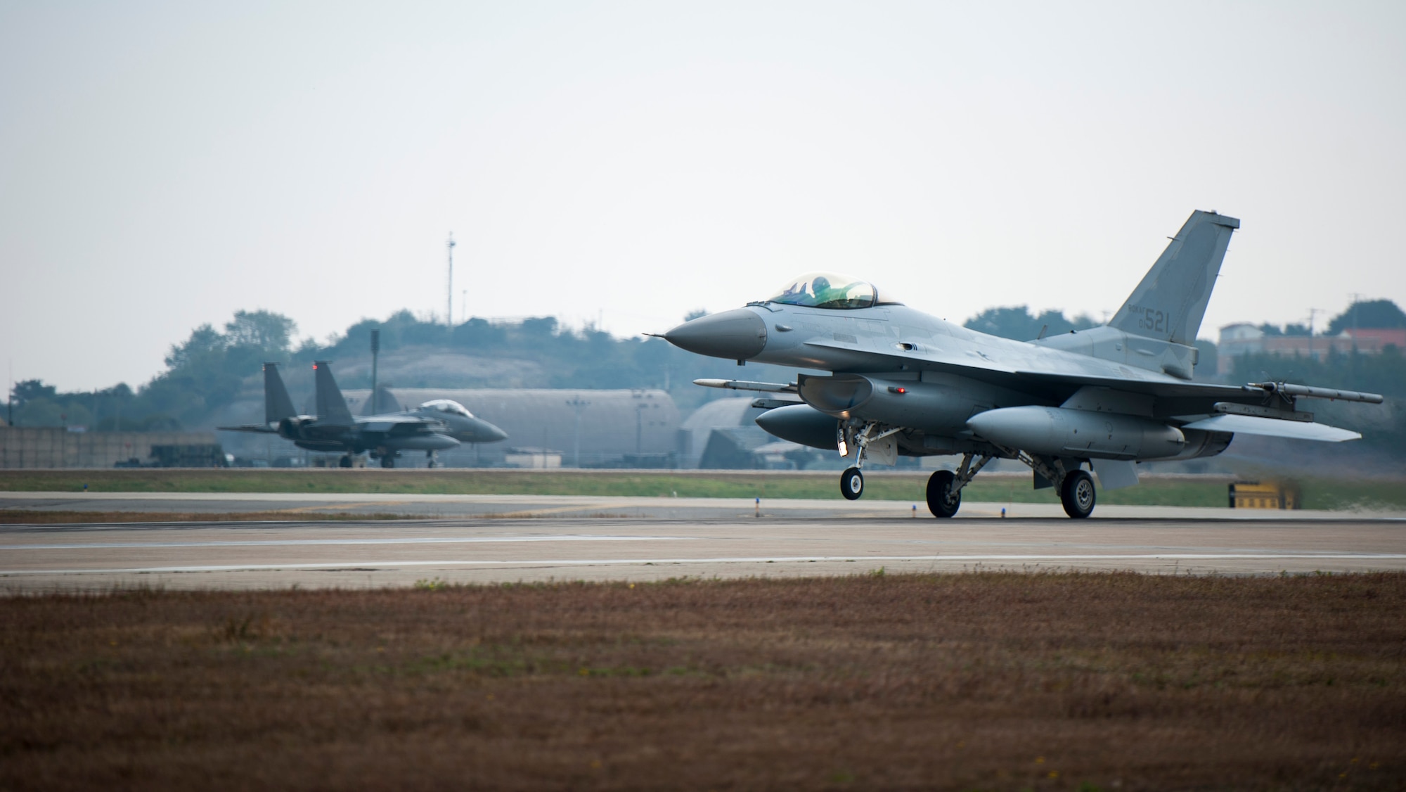 A Republic of Korea F-16 Fighting Falcon takes off during Max Thunder 13-2 at Kunsan Air Base, Republic of Korea, Oct. 28, 2013. U.S. Air Force Airmen, U.S. Air Force Airmen, U.S. Marines and Republic of Korea air forces kicked off Max Thunder 13-2 during the first go, or takeoff. This is the 11th Max Thunder exercise, which fosters bilateral aerial training between the Korea Air Power Team to include the U.S. Air Force, Marine Corps and the Republic of Korea air force. (U.S. Air Force photo by Senior Airman Armando A. Schwier-Morales/Released)