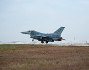 A 35th Fighter Squadron F-16 Fighting Falcon takes off during Max Thunder 13-2 at Kunsan Air Base, Republic of Korea, Oct. 28, 2013. U.S. Air Force Airmen, U.S. Marines and Republic of Korea air forces kicked off Max Thunder 13-2 during the first go, or takeoff. This is the 11th Max Thunder exercise, which fosters bilateral aerial training between the Korea Air Power Team to include the U.S. Air Force, Marine Corps and the Republic of Korea air force.  (U.S. Air Force photo by Senior Airman Armando A. Schwier-Morales/Released)
