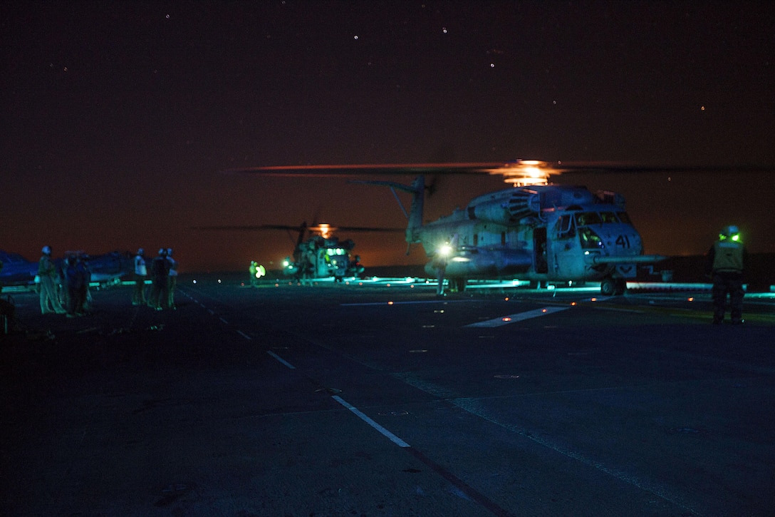 22nd MEU Conducts Night Operations From USS Bataan