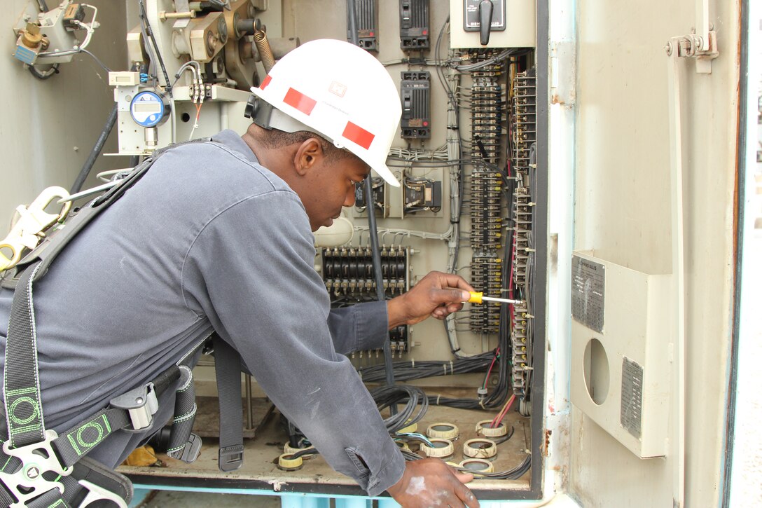Ed Davis is one of the first two people to complete the Student Career Experience Program with the Charleston District at the St. Stephen Powerhouse.