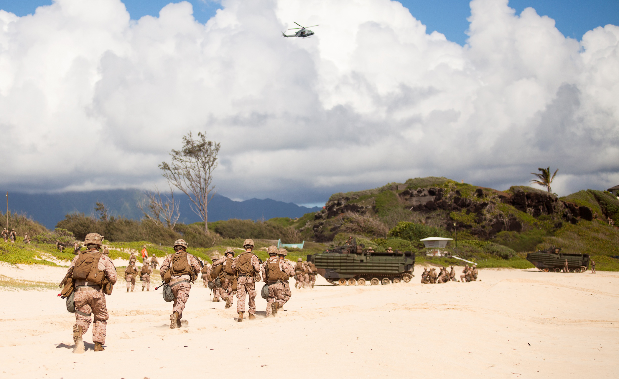 'Lava Dogs,' 13th MEU Marines talk boats > Marine Corps Base Hawaii