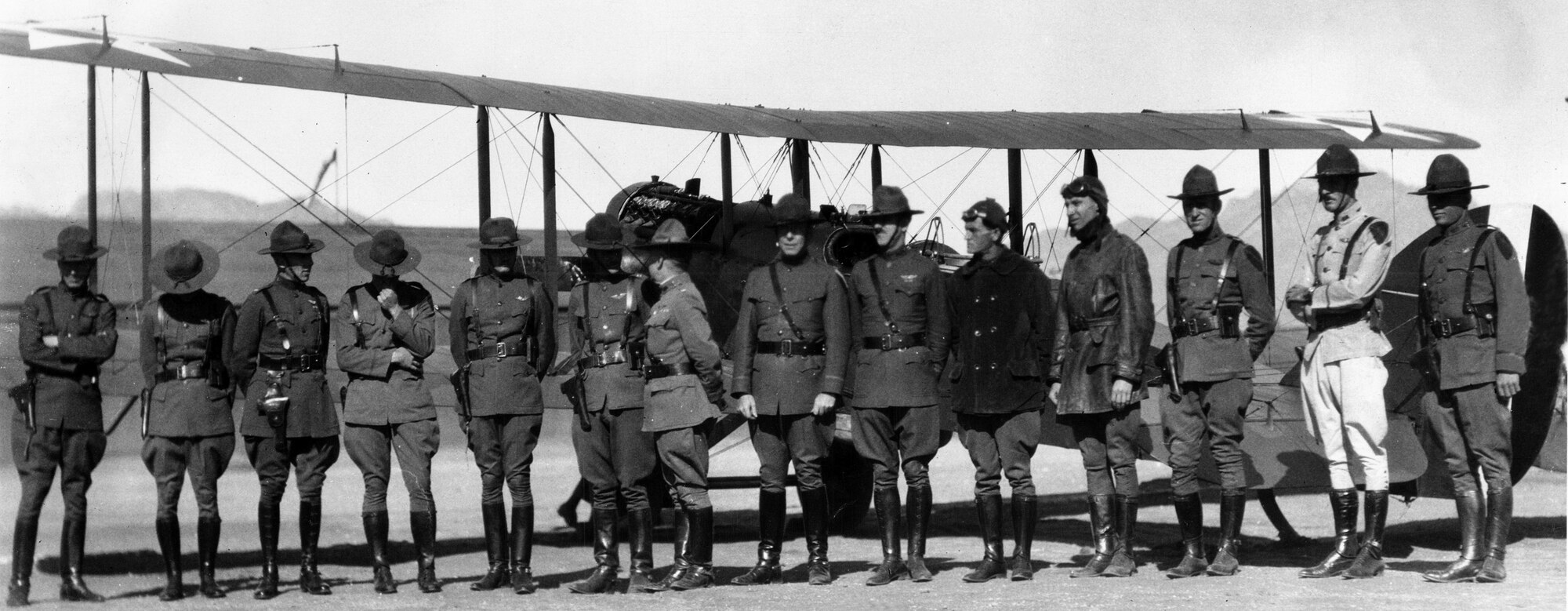Fourteen Army Airmen stand at Fort Bliss, Texas, circa 1923.(Courtesy photo)