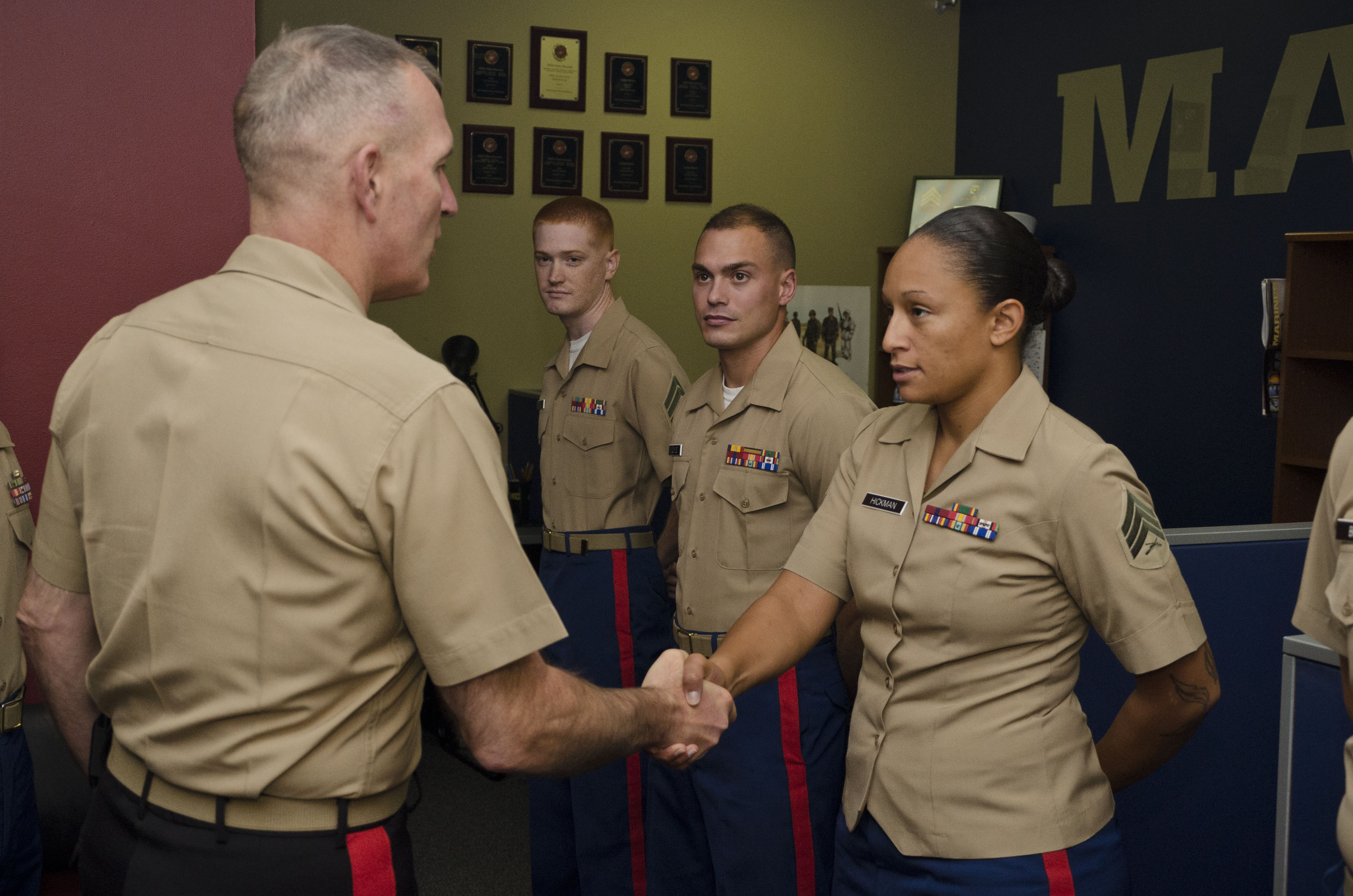 Commanding general makes first visit to Recruiting Station Detroit
