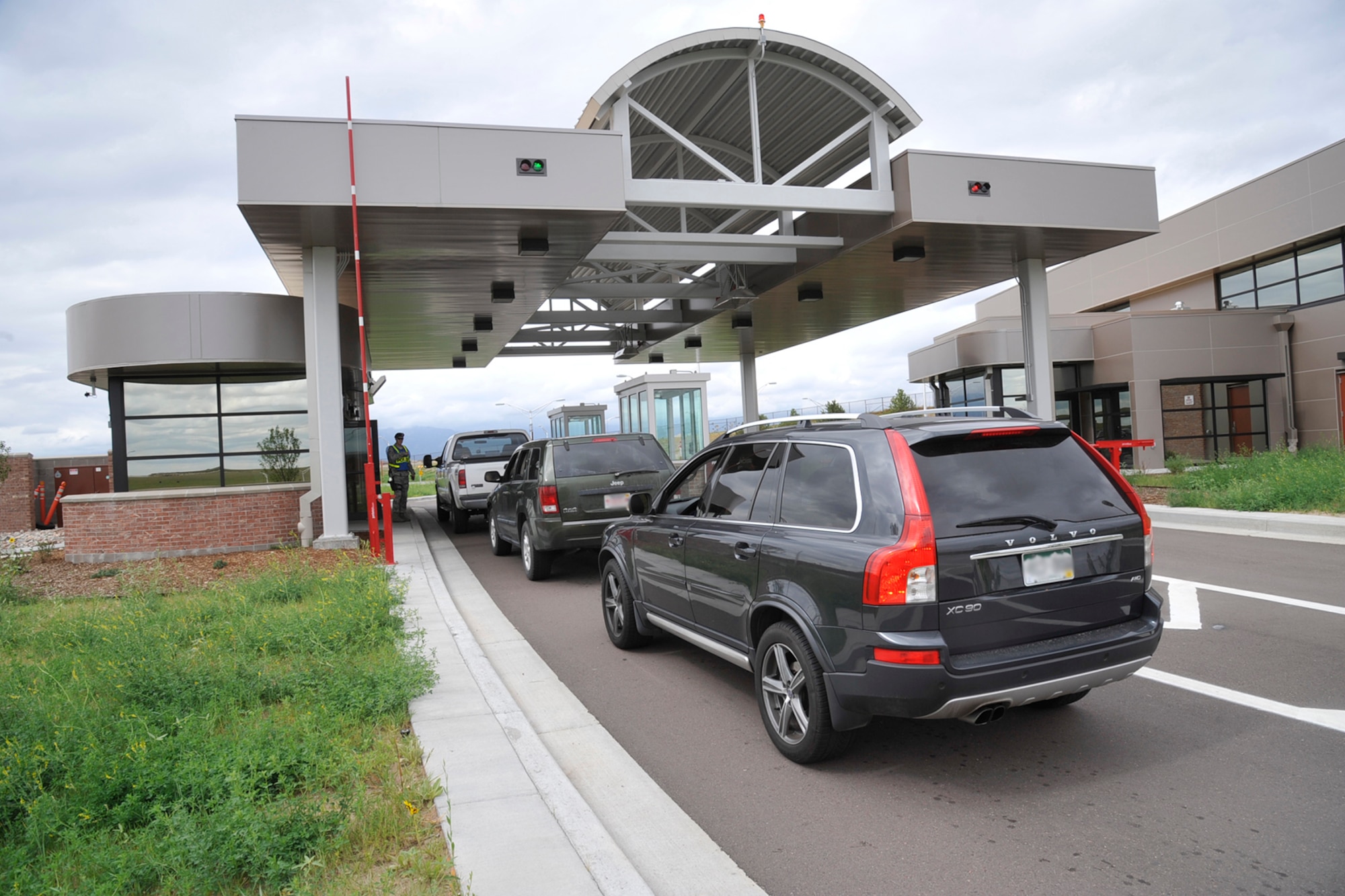 The east gate hours starting Oct. 1 are:
Monday-Friday: 6 a.m.-9 p.m.
Saturday: 8 a.m.-9 p.m.
Sunday: 9 a.m.-7:30 p.m.
