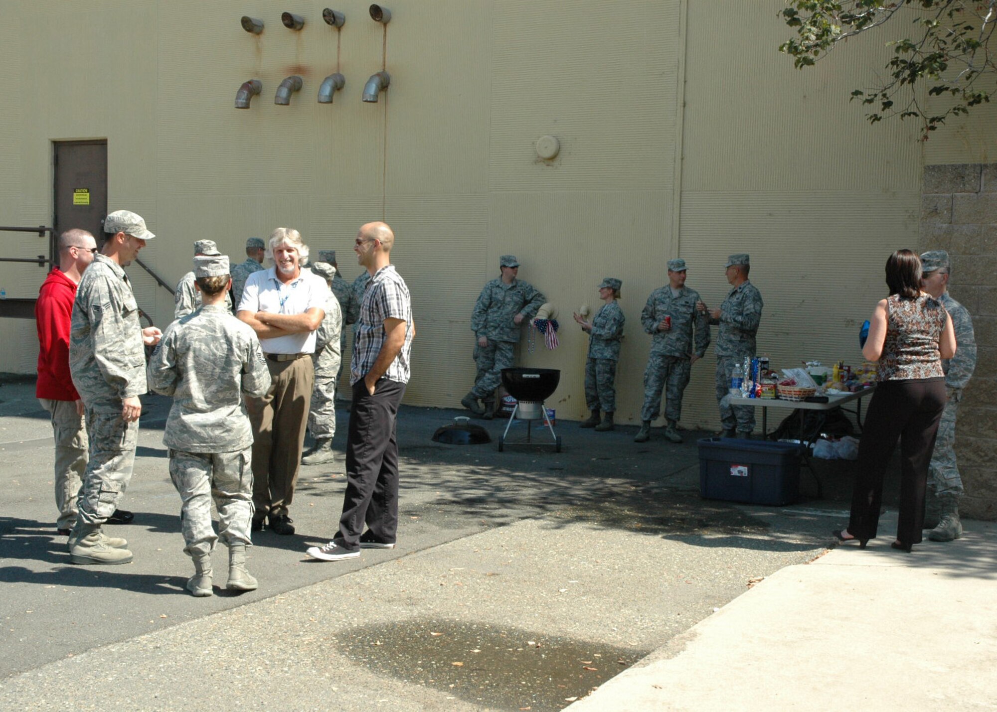 Beale reservists embrace long work week with 12th day celebration > Air