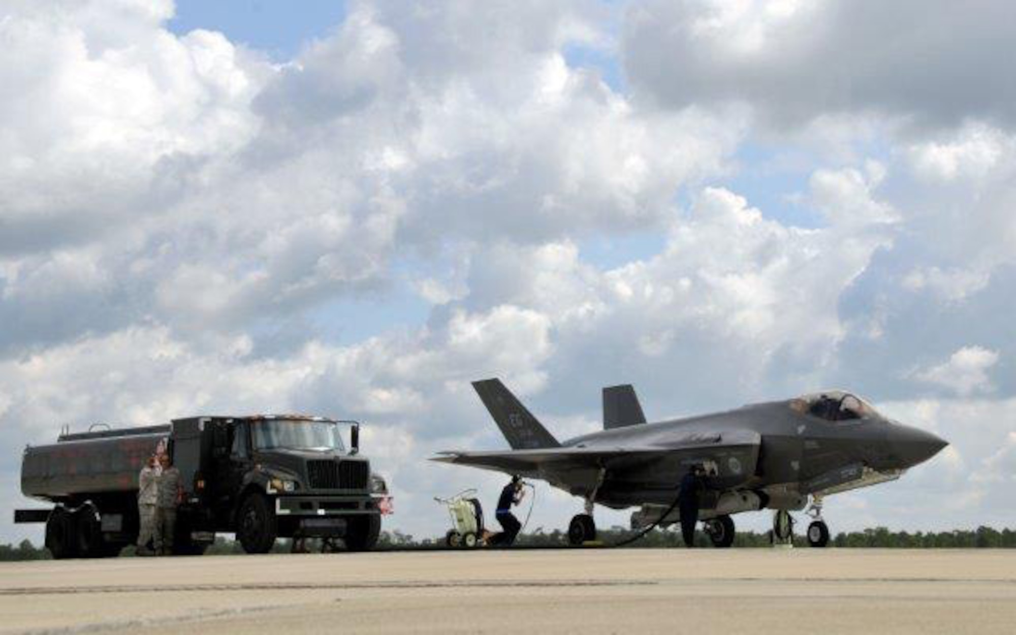 US Navy's first woman to directly go for F-35C conversion