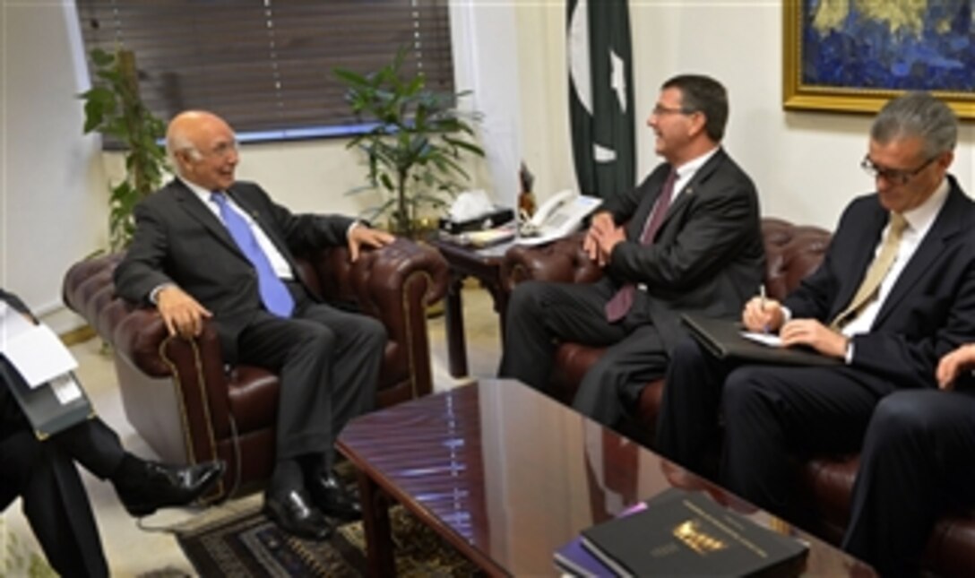 Deputy Secretary of Defense Ashton B. Carter, right, meets with Sartaj Aziz, the advisor to the Prime Minister for Foreign Affairs and National Security as he visits Islamabad, Pakistan, on Sept. 16, 2013.  Carter is on a weeklong trip to Afghanistan, Pakistan and India to meet with senior leaders and troops deployed to the region.  
